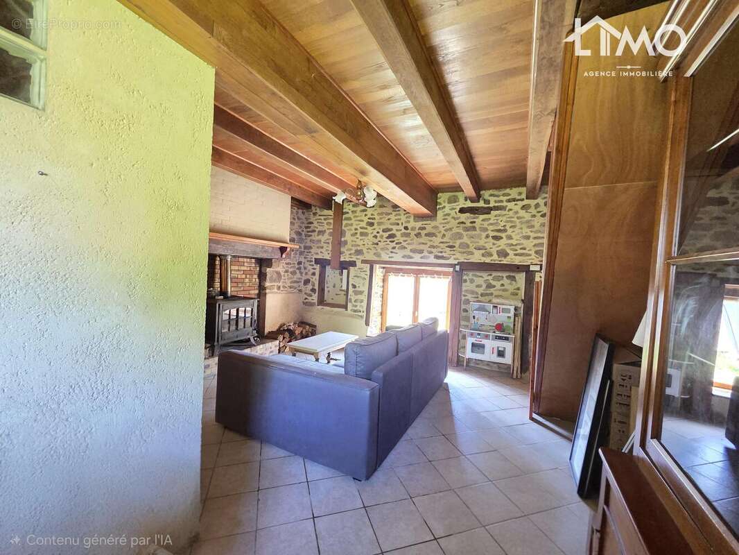 n°5 - Maison à CHAMPNETERY