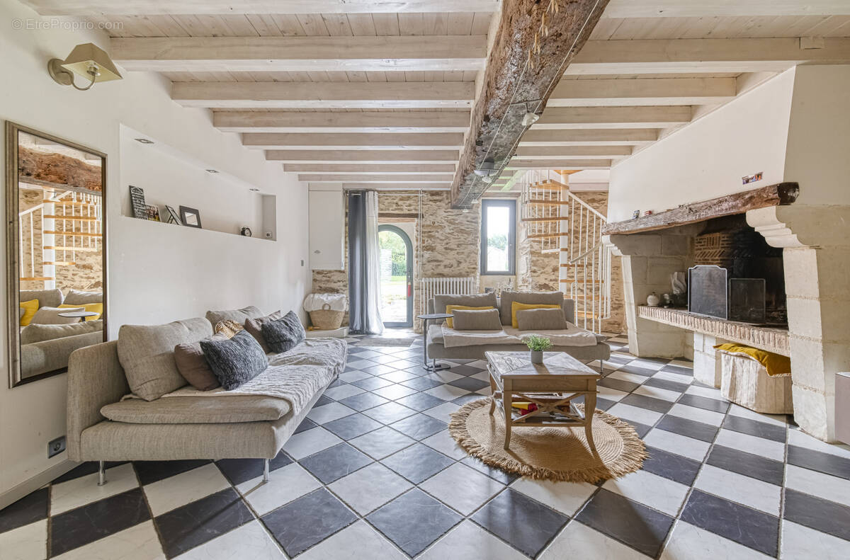 Maison à MOZE-SUR-LOUET