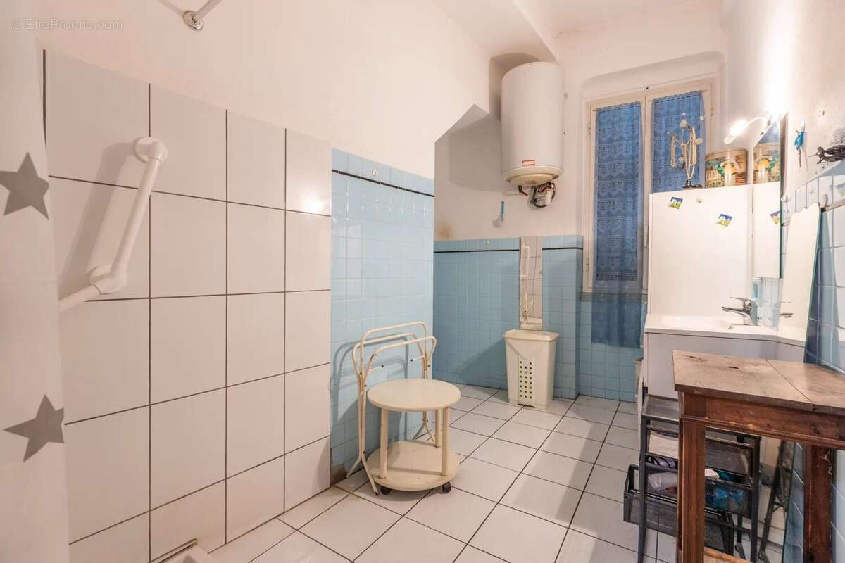 Appartement à L'ESCARENE