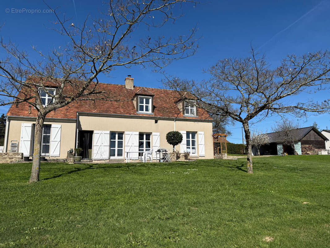 Maison à MONTIPOURET