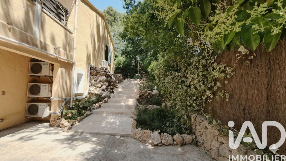 Photo 8 - Maison à SAINT-ANTONIN-DU-VAR