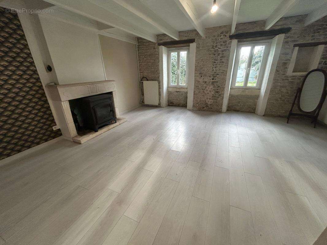 Maison à VERINES