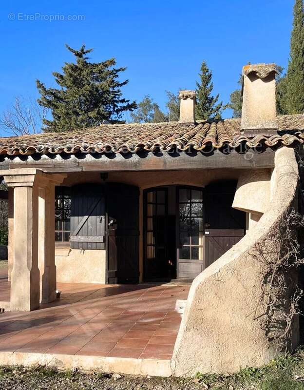 Maison à LA GARDE-FREINET