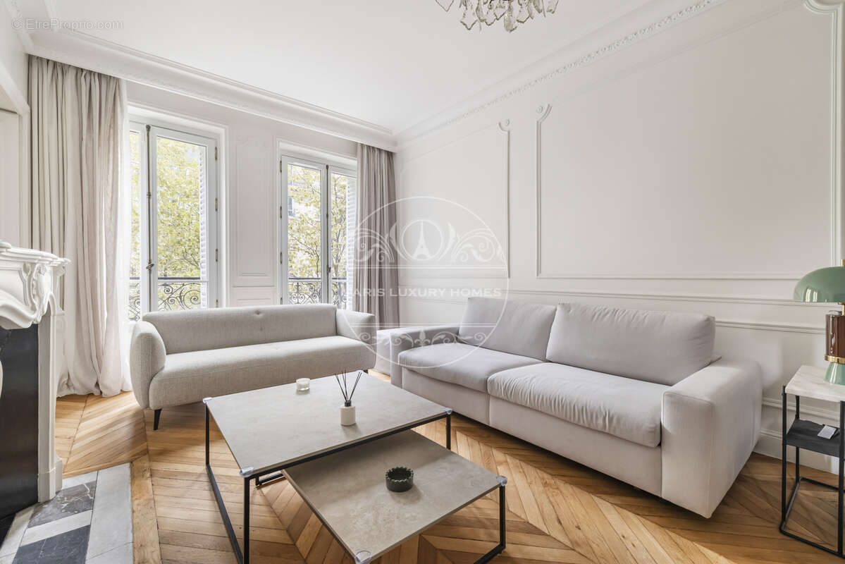 Appartement à PARIS-7E