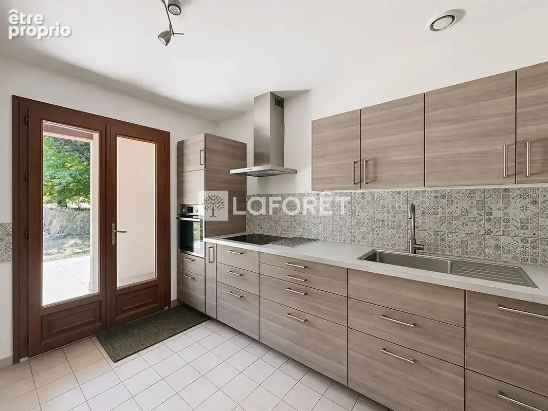 Maison Saint Martin De Laye 6 pièce(s) 150 m2 - photo 3