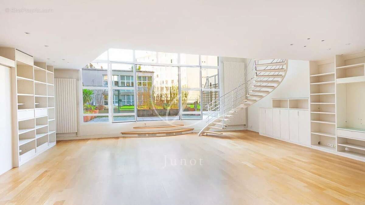 Appartement à PARIS-19E