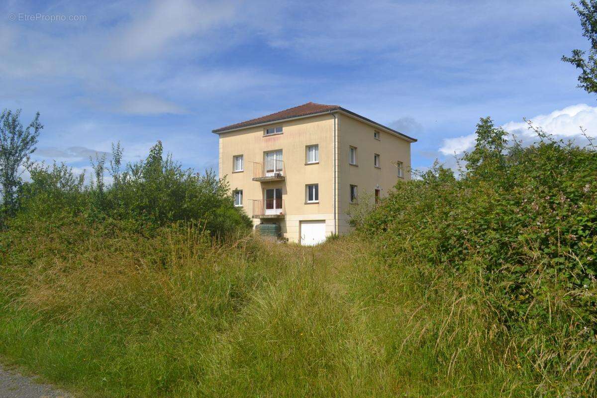 Maison à BUSSIERE-GALANT