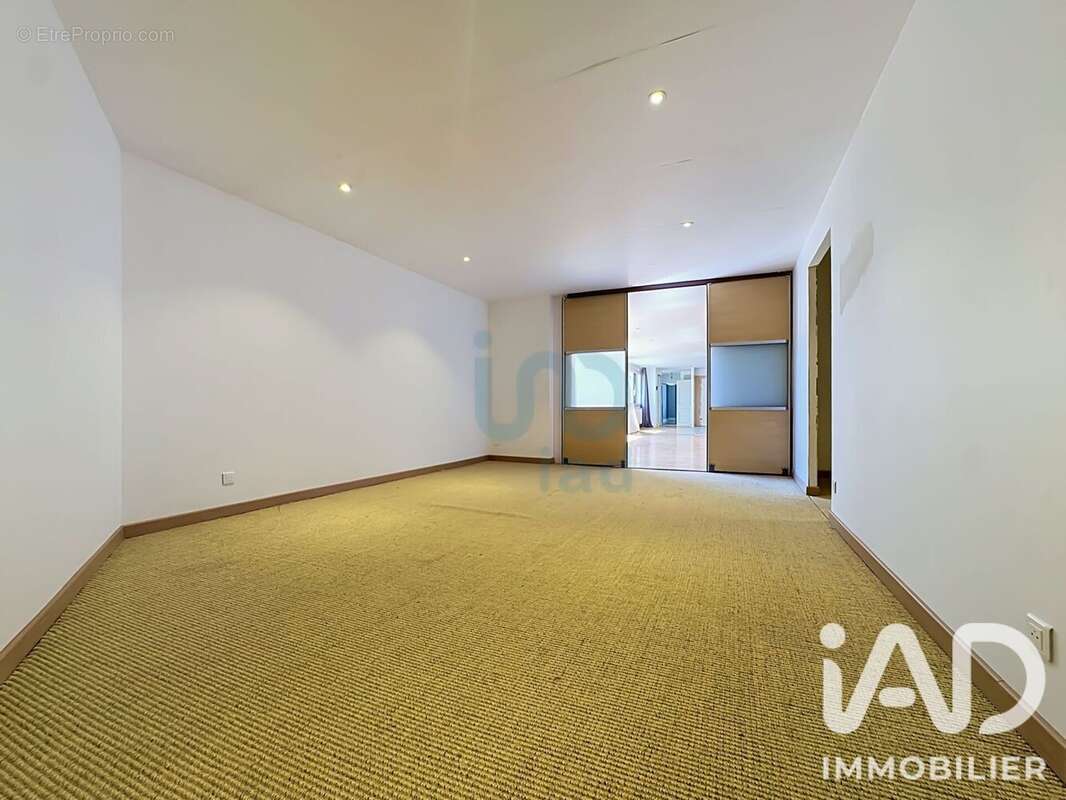 Commerce 203 m² à Charleville-Mezieres  - photo 3