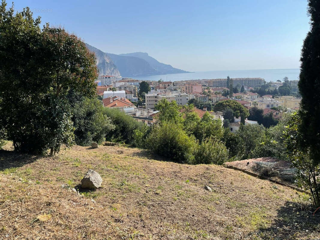 Terrain à BEAULIEU-SUR-MER