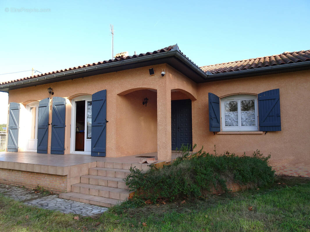 Maison à MONTAIGUT-SUR-SAVE