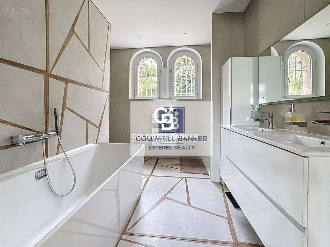 Maison à SAINT-RAPHAEL