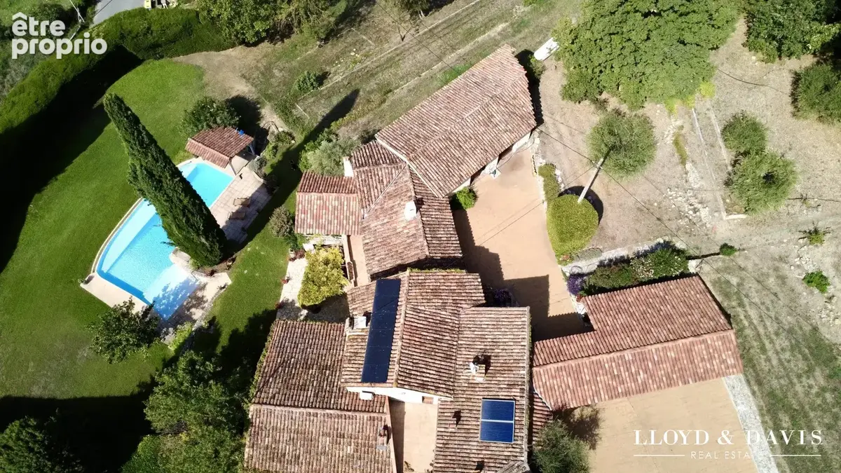 Maison 11 pièces 283 m² à vendre à Callian (83440) - photo 2