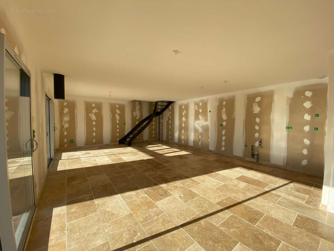 Maison à PUY-L&#039;EVEQUE