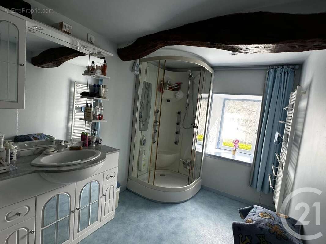 Maison à ROMAZIERES