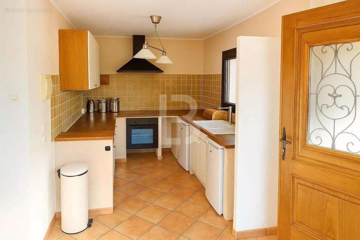 Maison à TOURRETTES-SUR-LOUP