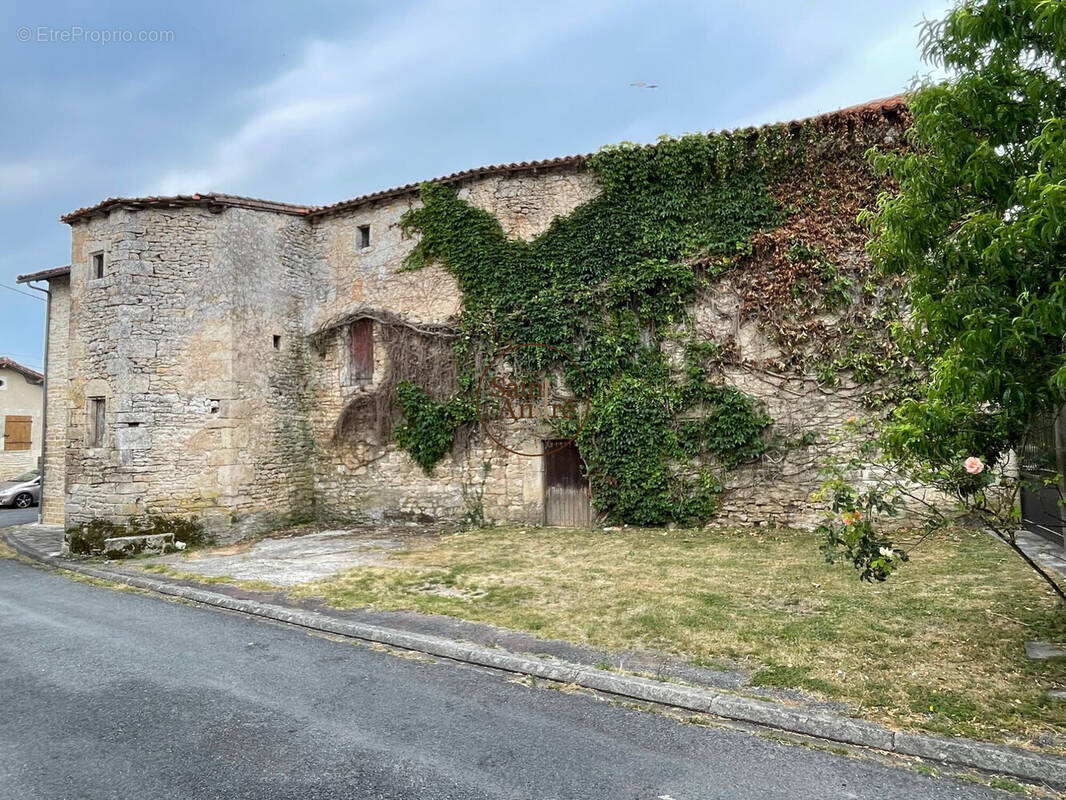 Maison à LIZANT