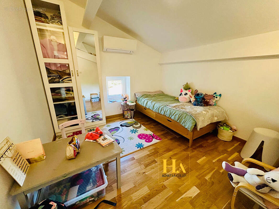 Maison à MONTELIMAR