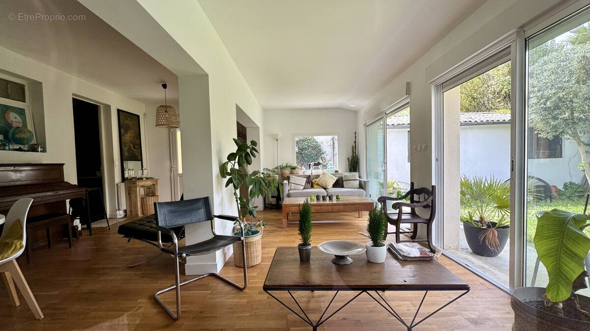 Maison à LE BOUSCAT