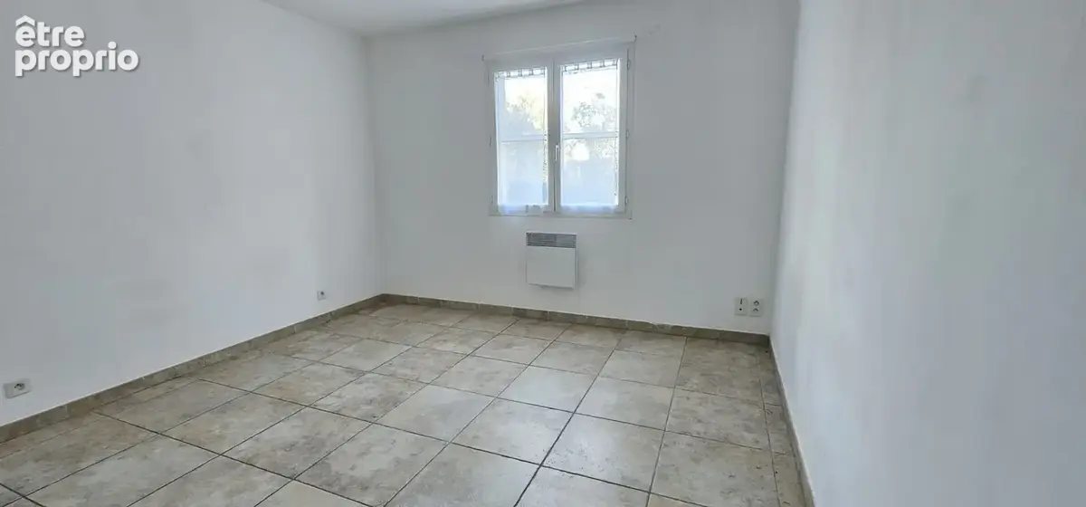 Le Luc - Maison 150 m² avec 2 espaces de vie, 4 chambres, terrasses et garage - photo 16