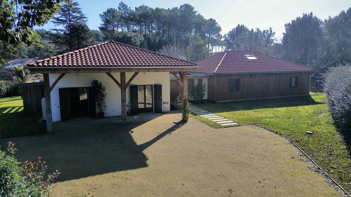 Maison à MOLIETS-ET-MAA