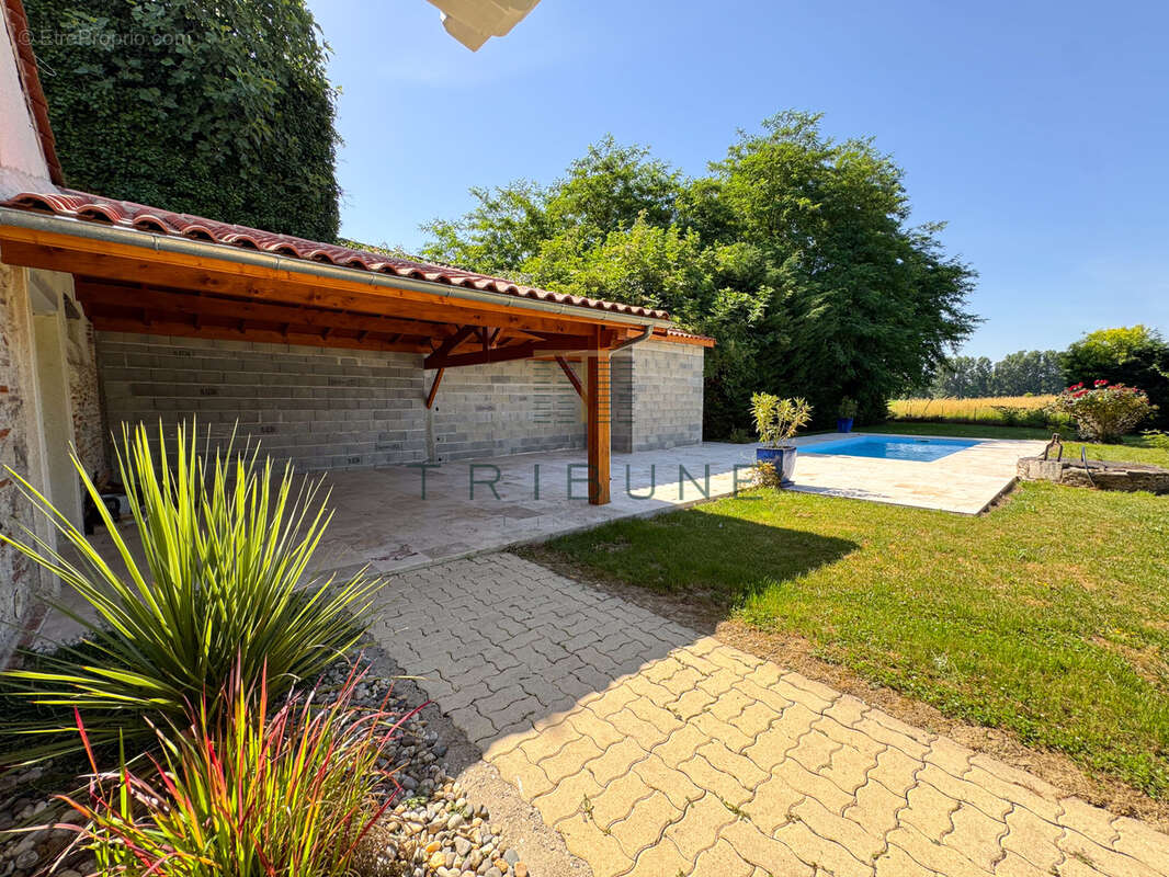 Proche d'AGEN -Maison en pierre de charme avec piscine, jardin et garage - photo 19