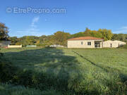 Terrain à ANNESSE-ET-BEAULIEU