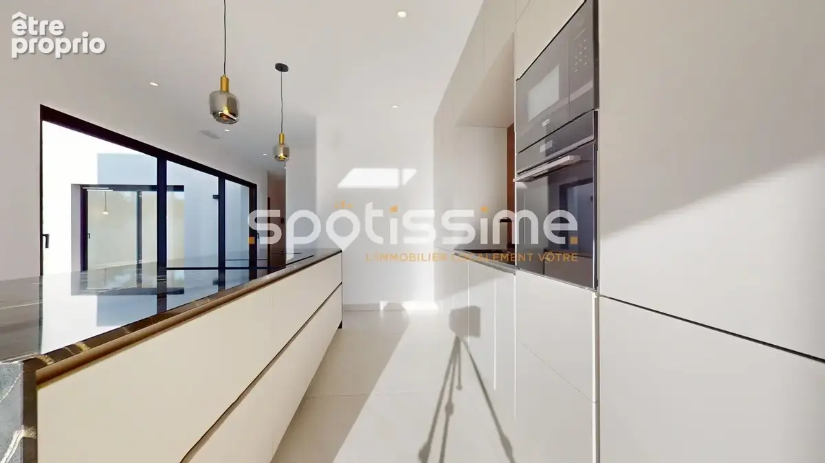 GRAU D'AGDE , A 5mn à pied de la mer, Villa d'architecte neuve de type 5 d'environ 190 m² sur terrain avec piscine, Prestations  - photo 12