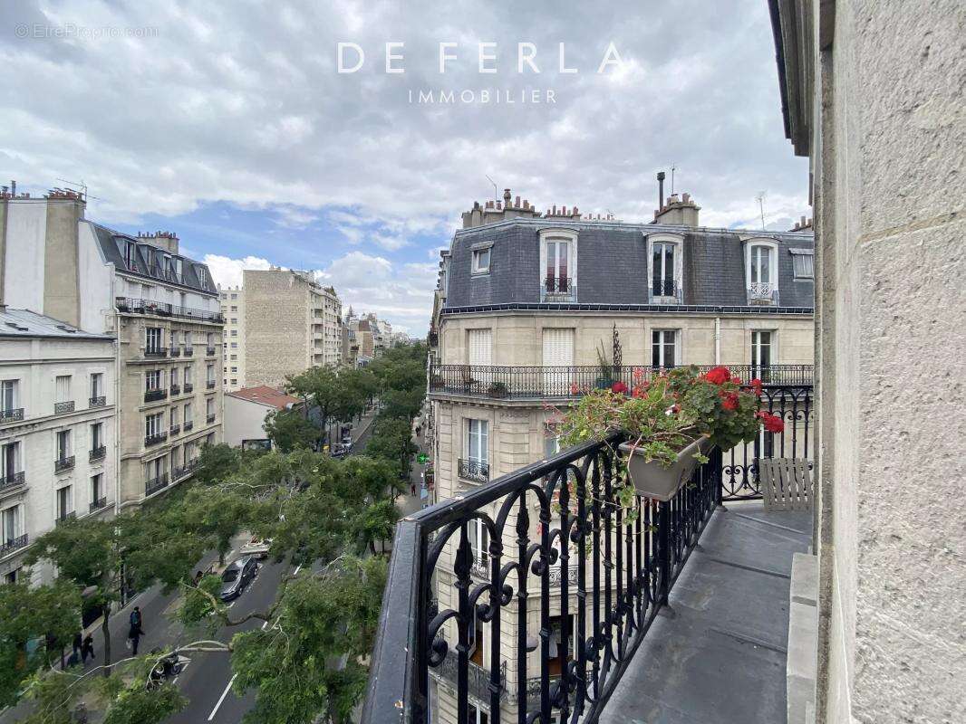 Appartement à PARIS-14E