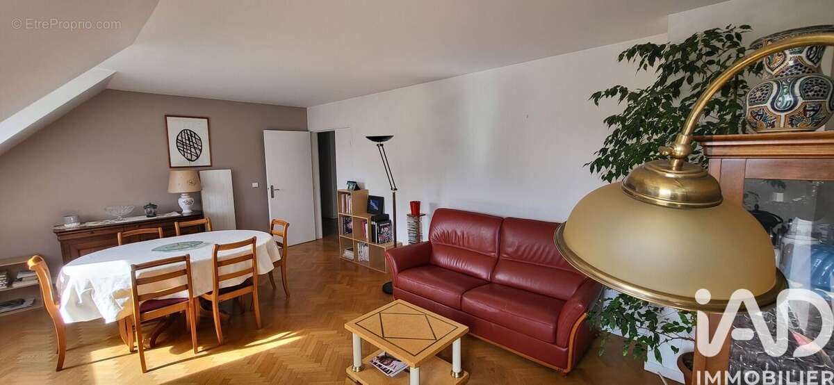 Photo 2 - Appartement à RUEIL-MALMAISON
