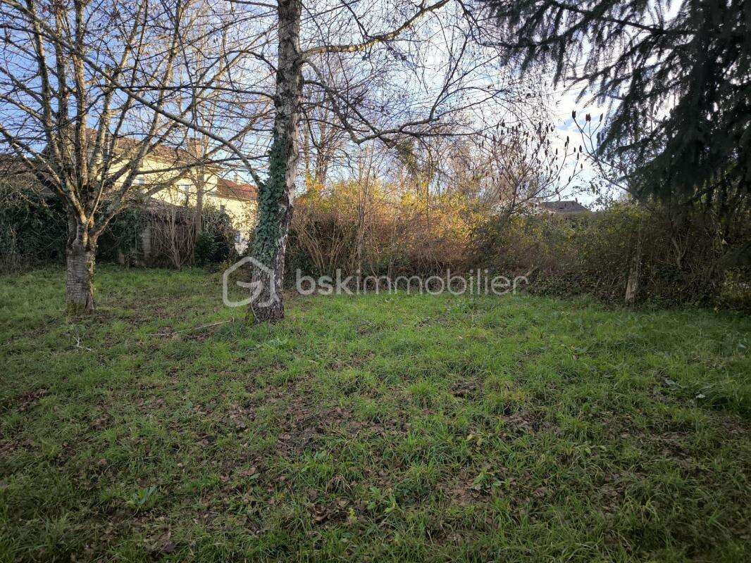 Terrain à SAINT-VICTURNIEN