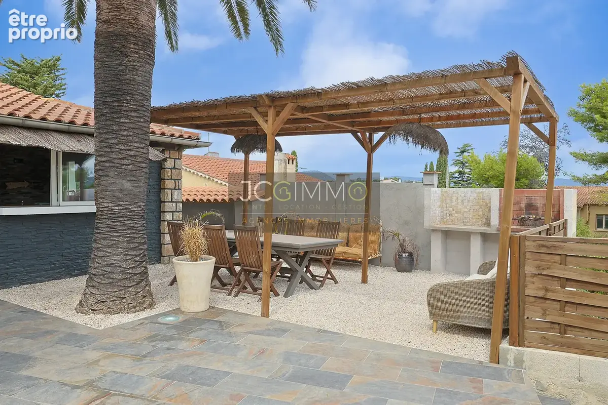 Une villa de plain-pied T5 avec piscine et garage ! - photo 20