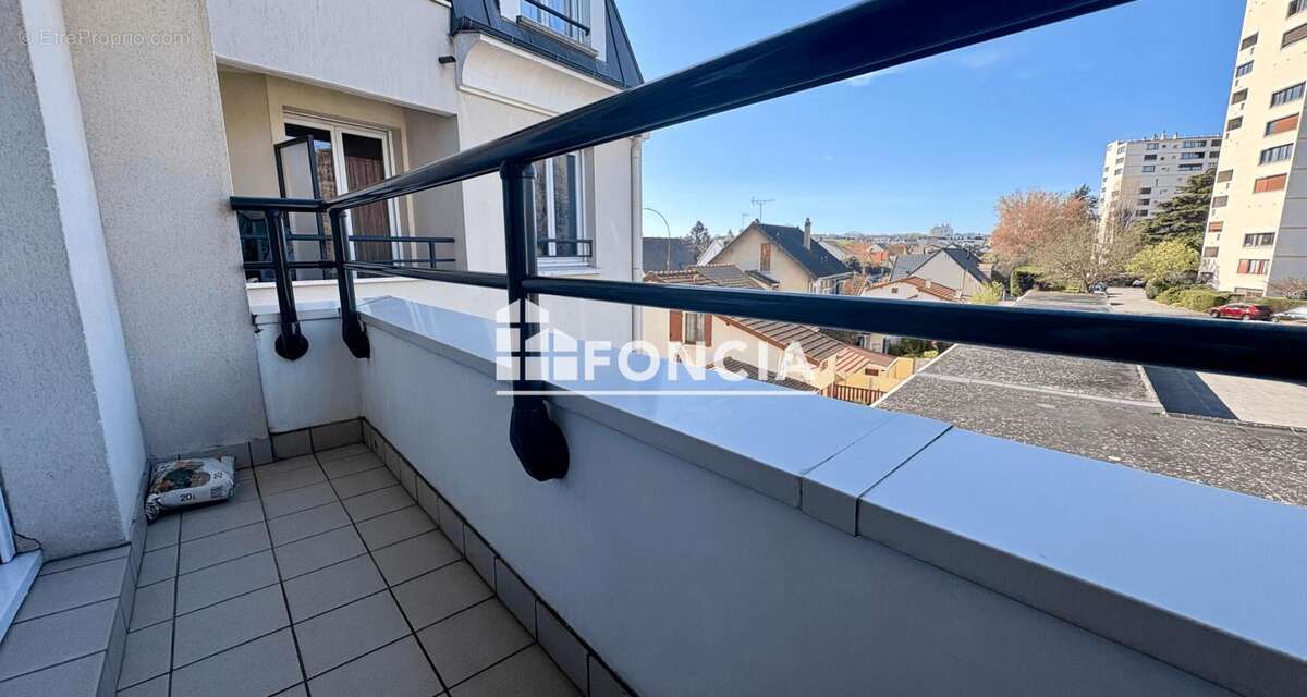 Appartement à FRESNES