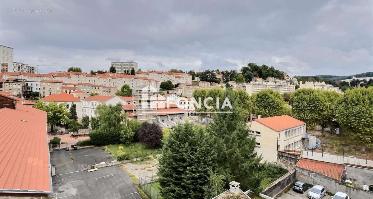 Appartement à SAINT-ETIENNE