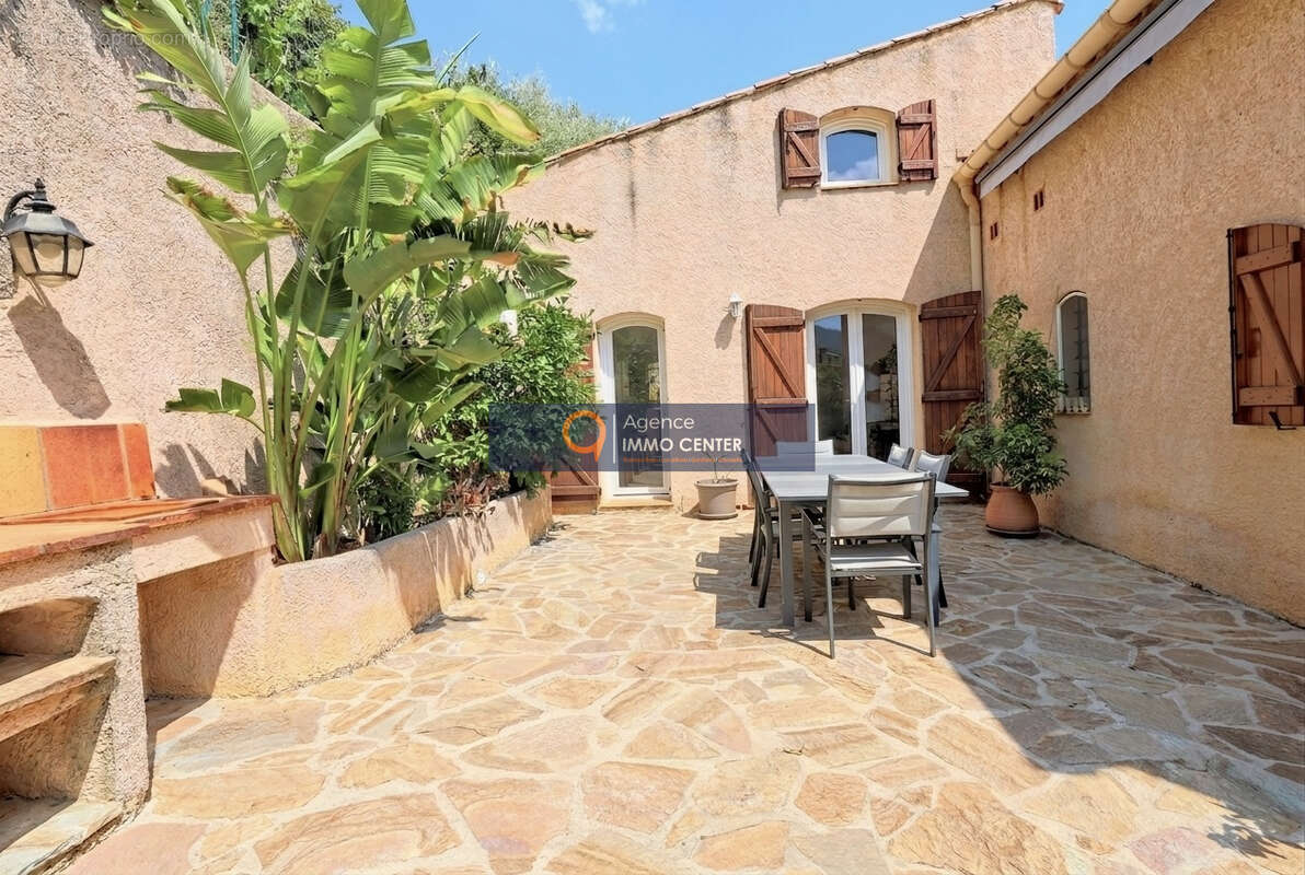 Maison traditionnelle de 150 m2 sur une parcelle de 2335 m2, avec piscine, garage - photo 17
