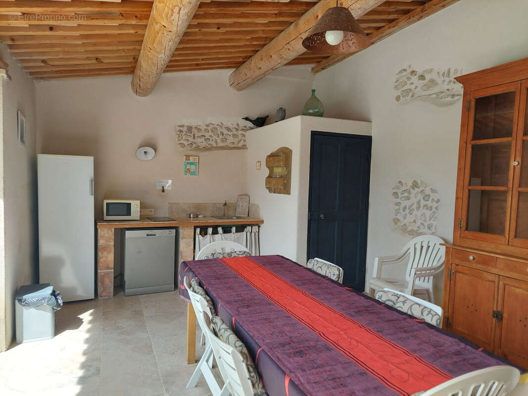 Exclusivite / rasteau, ancienne ferme restauree avec piscine, terrain 1210m2, vue degagee. - photo 11