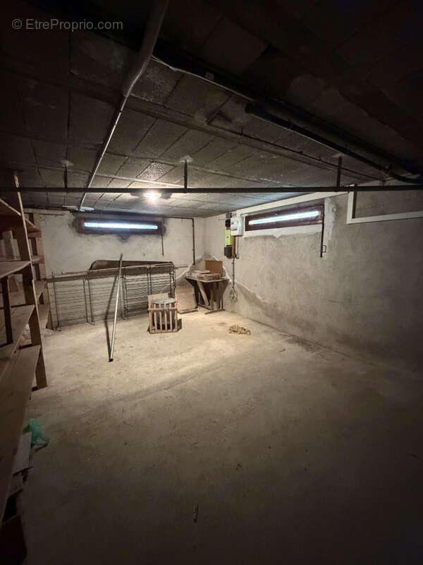 Coup de cœur assuré : Maison de qualité avec fort potentiel sur magnifique terrain de 5800 m2. - photo 11