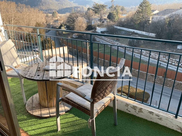 Appartement à GREOUX-LES-BAINS