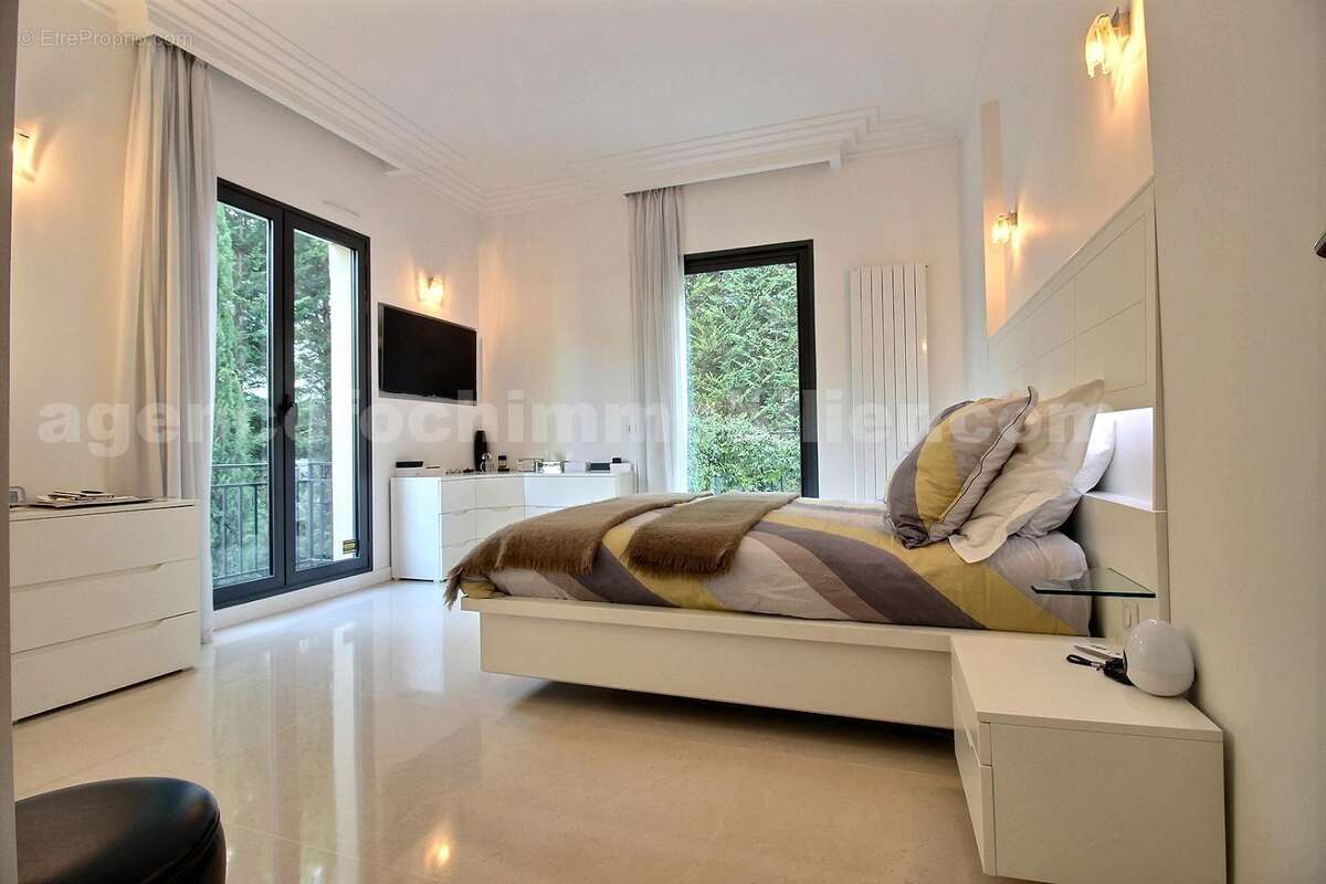 CORRIGE exposio_131436586 - Maison à SAINT-MAUR-DES-FOSSES