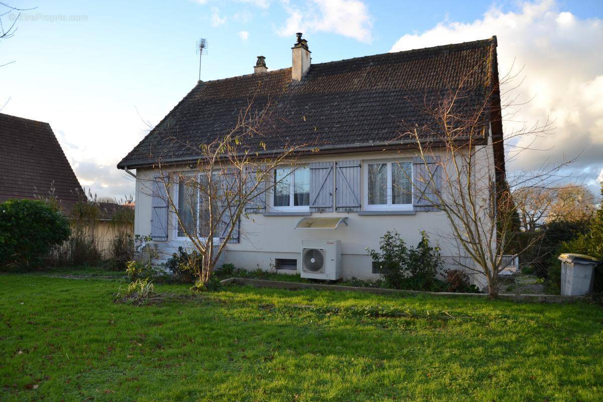 Maison à THIL-MANNEVILLE