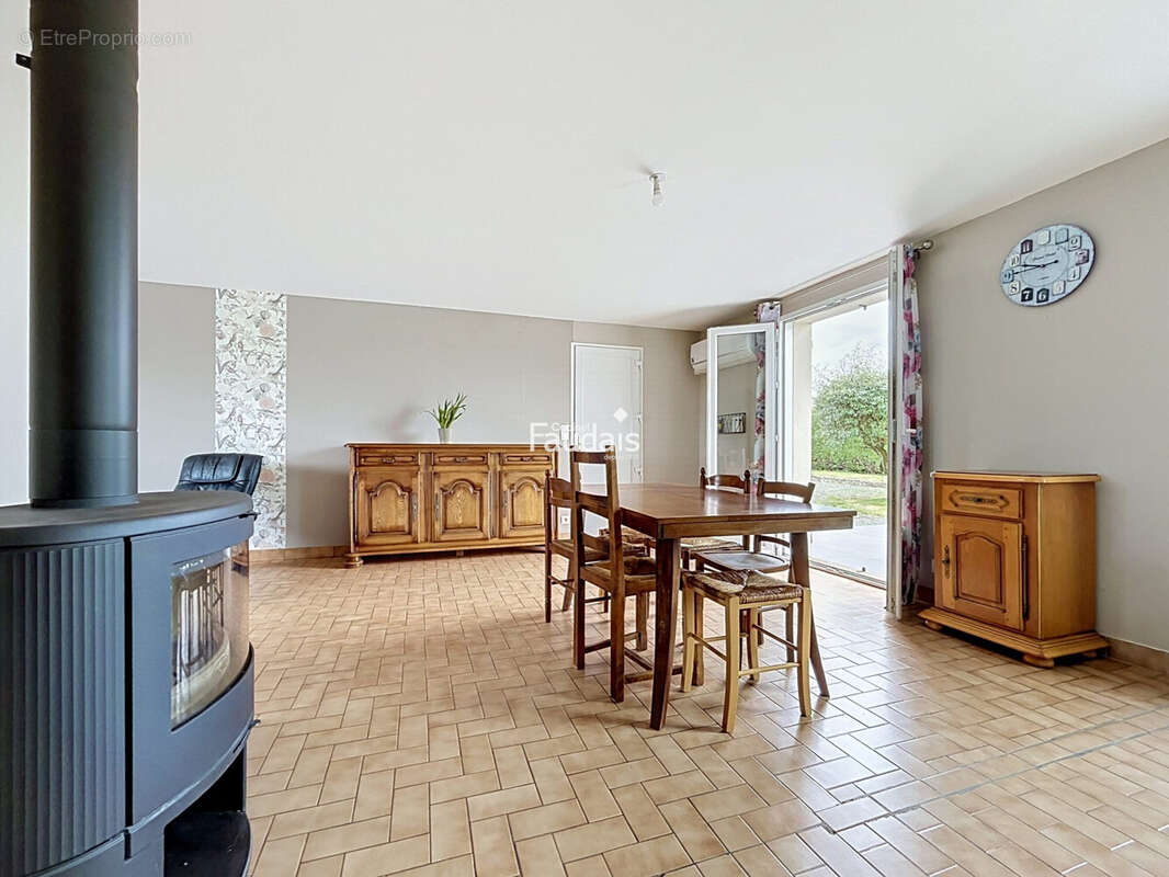 Maison 106 m² à Gouville-Sur-Mer  - photo 4