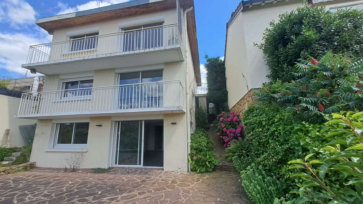 Maison à SAINT-REMY-LES-CHEVREUSE