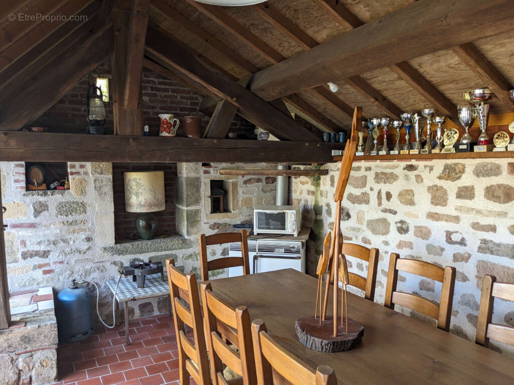 Maison à SAINT-BONNET-TRONCAIS