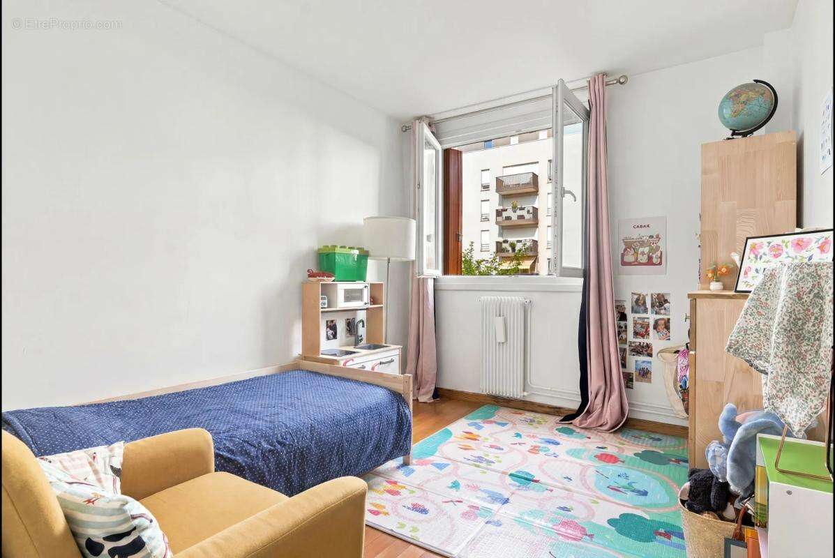 Arcueil – Superbe 3 pièces traversant de 62 m² – Balcon, parking, cave – RER B Laplace et métro ligne 4 Barbara - photo 9