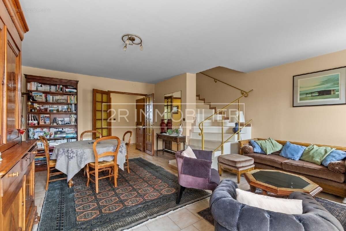 Appartement à SAINT-THIBAULT-DES-VIGNES