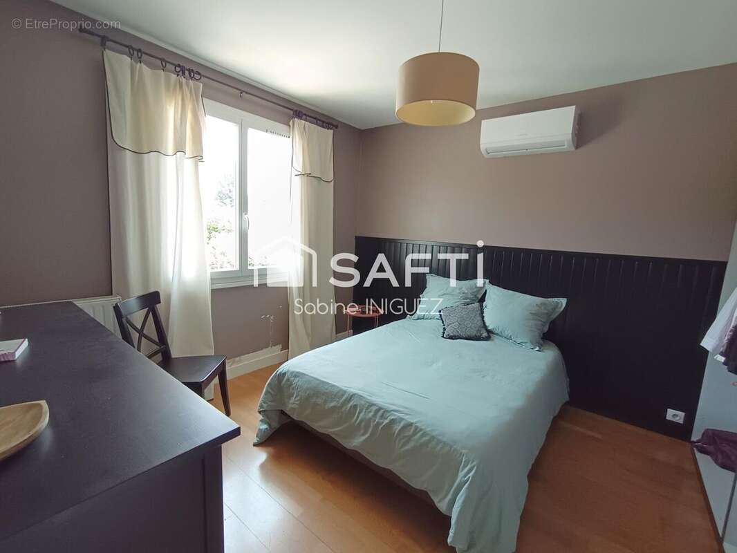 Maison 137 m² à Castres  - photo 4