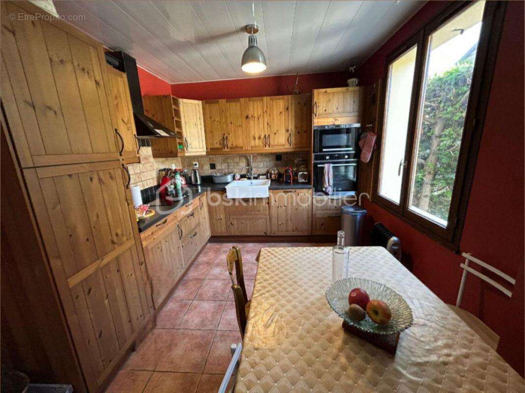 Maison à VERNOU-LA-CELLE-SUR-SEINE