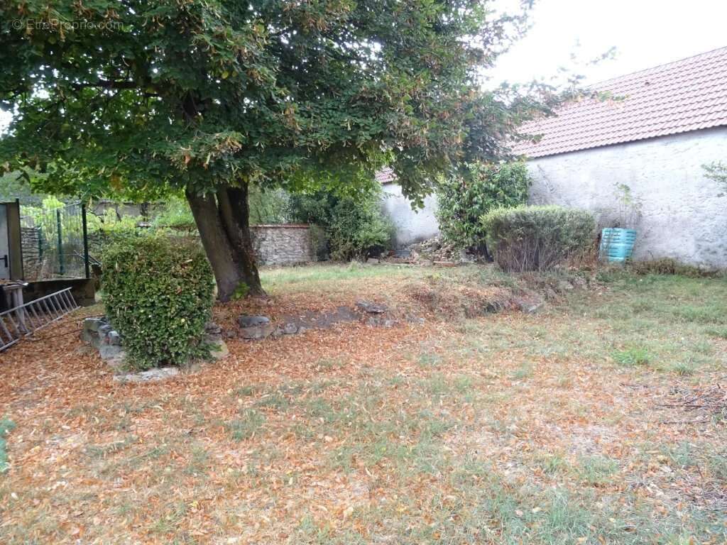 Maison à AUNEAU