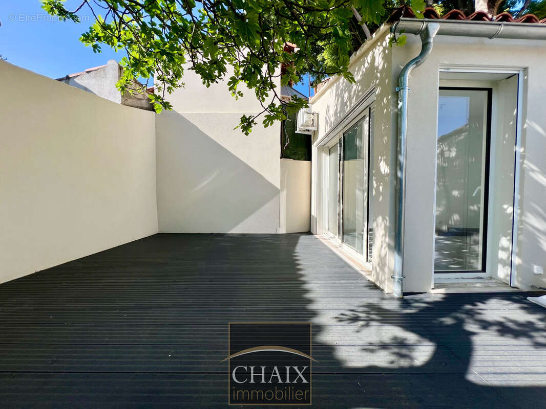 13009 MARSEILLE - Maison + studio bien rare - photo 3