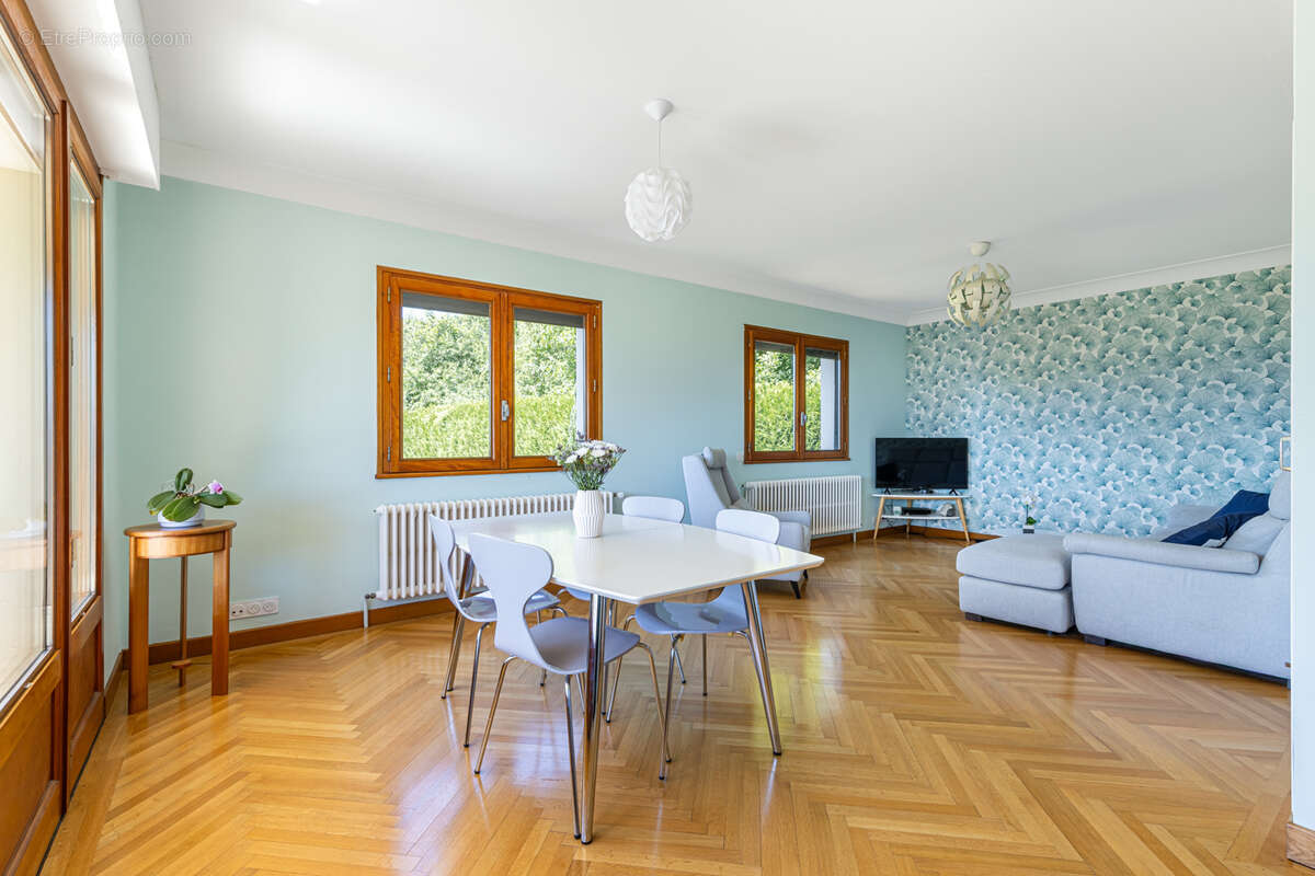 Poisy - Maison traditionnelle 170 m2 - Vue panoramique. - photo 4