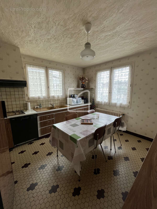 Maison à OBJAT
